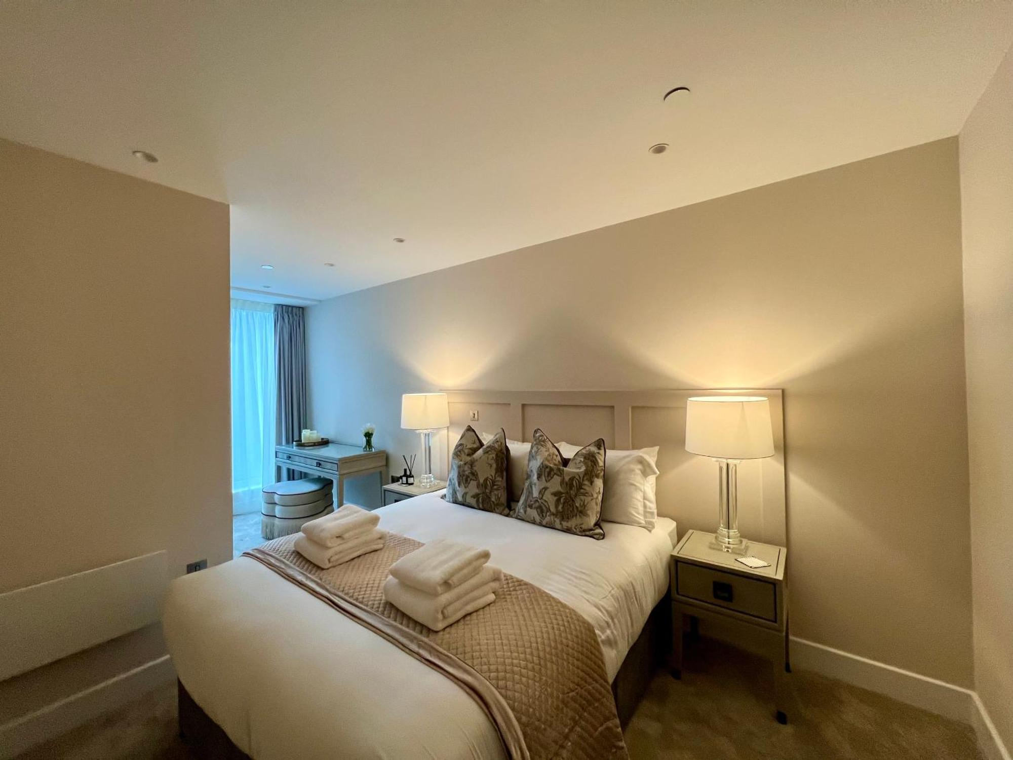 The Noir Blanc Retreat At Ryedale House Apartment York Bagian luar foto